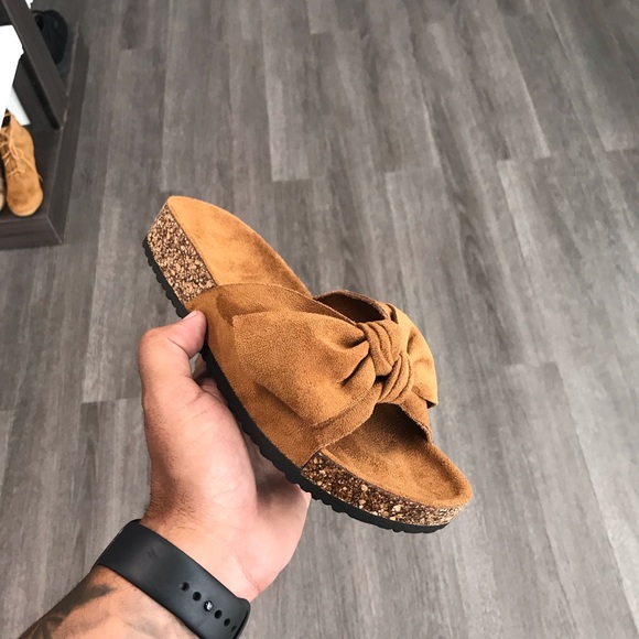 Just in 📣 “ Maria” Tan bow slides - Picture 6 of 8